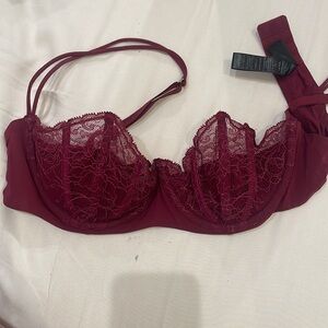 Laperla burgundy bra hardly used. I also have the girdle in another post.